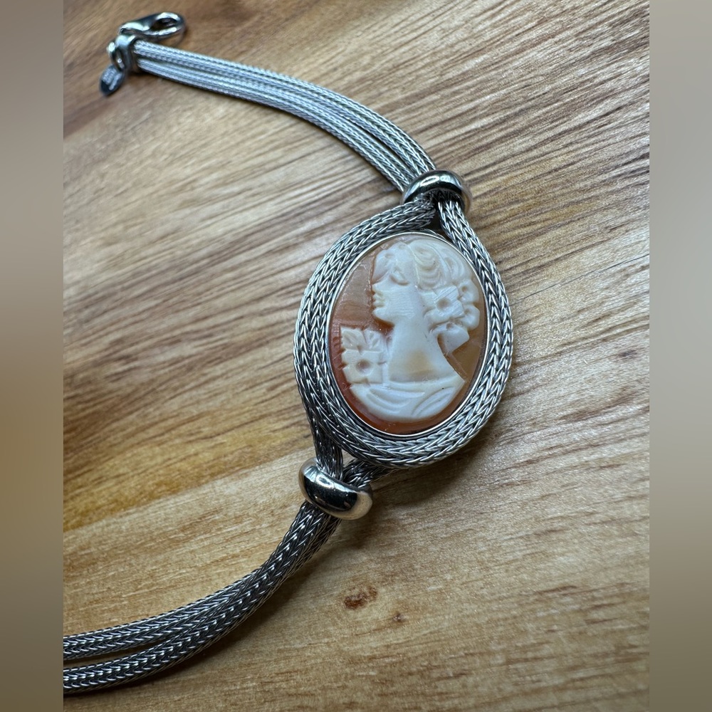 Cameo bracelet